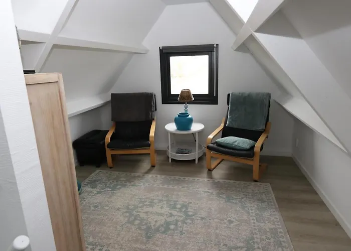 Strandhuisje Achter De Duinen.